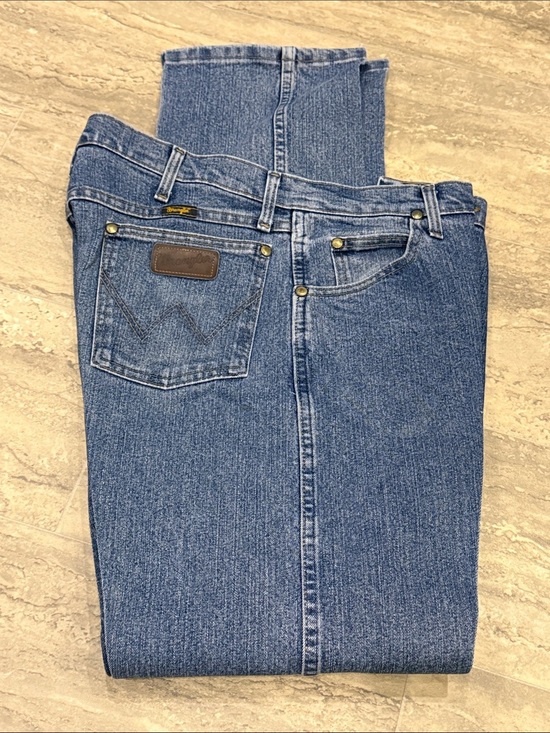 Wrangler Other - Wrangler Men’s Medium Blue Straight Jeans 47MACMS size 34x34